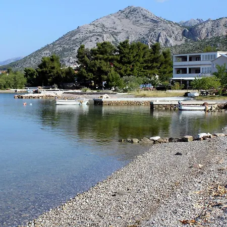 With Parking Space Seline, Paklenica - 25357 سيلين