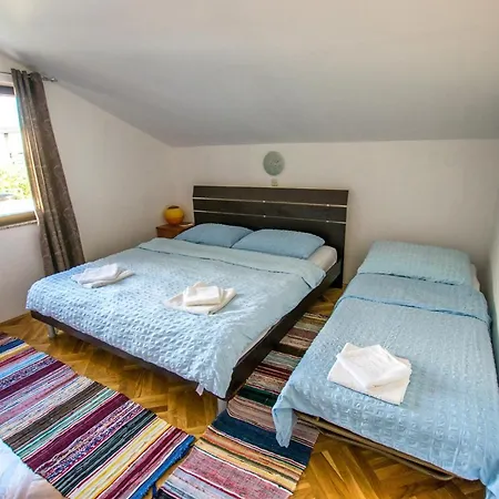 Apartamento With Parking Space Seline, Paklenica - 25357